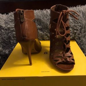 Good condition, wore once